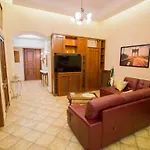 Marty House בית נופש *